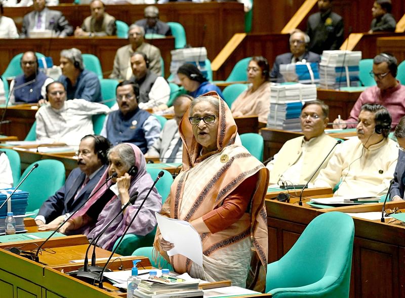 প্রধানমন্ত্রী শেখ হাসিনা দ্বাদশ জাতীয় সংসদের তৃতীয় অধিবেশনে সমাপনী বক্তব্য দেন। ঢাকা, ৩ জুলাই