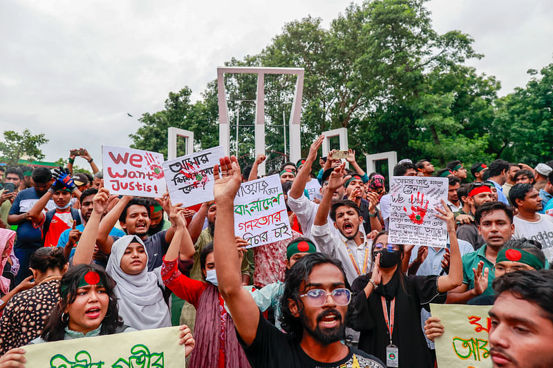 রূপান্তরের এই প্রধান কৃতিত্ব সন্দেহাতীতভাবেই শিক্ষার্থী সমাজের