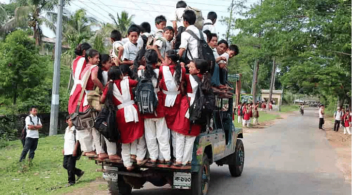 এ দেশের ক্ষুদ্র জাতিগোষ্ঠীর চরম দুর্ভাগ্য যে আগের সরকারগুলোর স্বৈরাচারিতার জাঁতাকলে পড়ে তারা নিজেদের পরিচিতিটুকুও নিজেরা নির্ধারণ করার অধিকার হারিয়ে ফেলছে প্রায়।