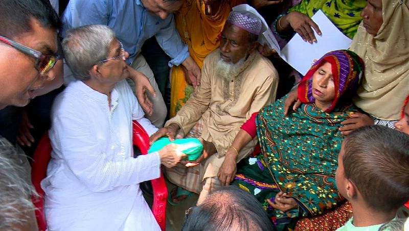 রংপুরের পীরগঞ্জে আবু সাঈদের বাড়িতে তাঁর বাবা–মায়ের সঙ্গে দেখা করেন বিএনপির মহাসচিব মির্জা ফখরুল ইসলাম আলমগীর। ১৪ আগস্ট, ২০২৪