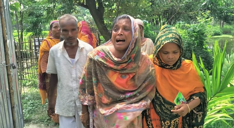 ঢাকায় কোটাবিরোধী আন্দোলনে পুলিশের গুলিতে নিহত হন সোহাগ। রংপুরের পীরগঞ্জের বড়পাহাড়পুর গ্রামে তাঁর মায়ের আহাজারি