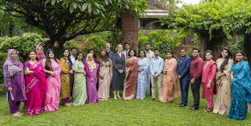 কমনওয়েলথ বৃত্তি পাওয়া ২৬ জন অক্সফোর্ড ইউনিভার্সিটি, কেমব্রিজ ইউনিভার্সিটি, এসওএএস ইউনিভার্সিটি অব লন্ডন, ইউনিভার্সিটি অব ওয়ারউইক, ইউনিভার্সিটি অব এডিনবরাসহ যুক্তরাজ্যের কয়েকটি বিশ্ববিদ্যালয়ে উচ্চশিক্ষা গ্রহণ করবেন