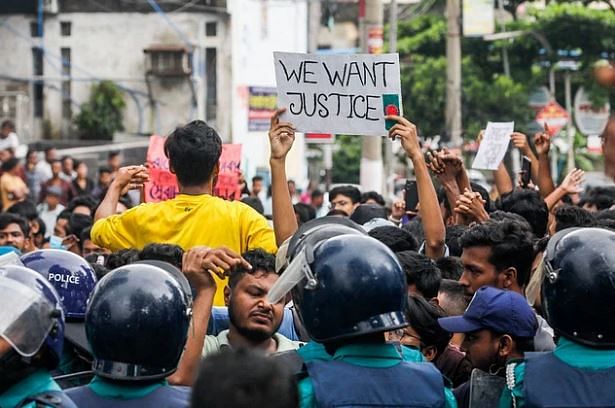 কোটা সংস্কারে শিক্ষার্থীদের আন্দোলনকে ঘিরে দুই শতাধিক প্রাণহানির বিচার চেয়ে বিক্ষোভ অব্যাহত