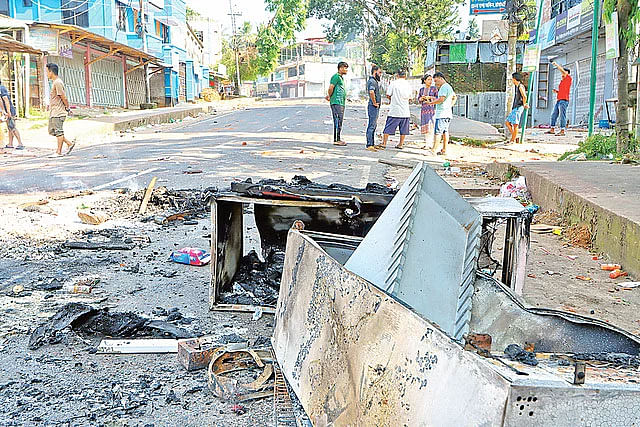 রাঙামাটির বিভিন্ন এলাকায় দোকানপাটে অগ্নিসংযোগ ও ভাঙচুর করে দুর্বৃত্তরা