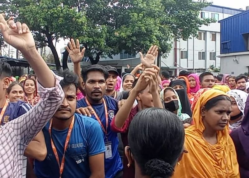 আশুলিয়ার  পলাশবাড়ী এলাকায় গত ৪ সেপ্টেম্বর পার্ল গার্মেন্টস কোম্পানি লিমিটেডের কারখানার সামনে শ্রমিকদের বিক্ষোভ