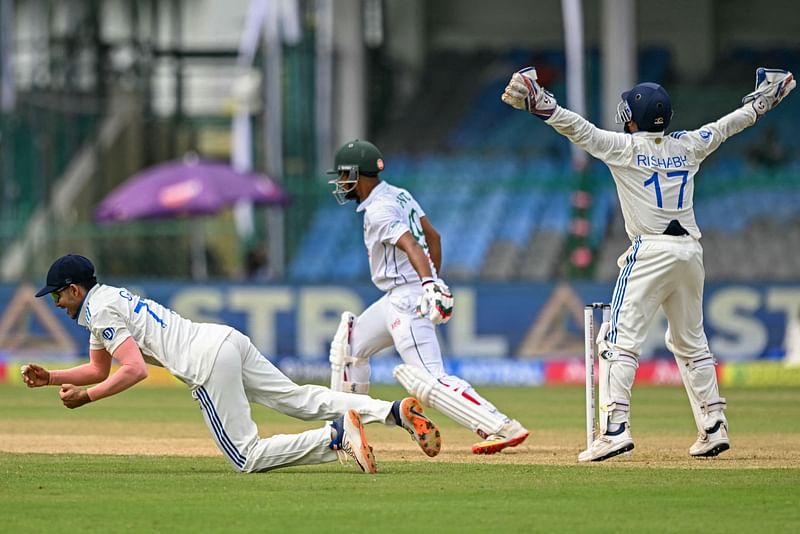 নাজমুলের বিরুদ্ধে এলবিডব্লুর সফল আবেদন ভারতের খেলোয়াড়দের