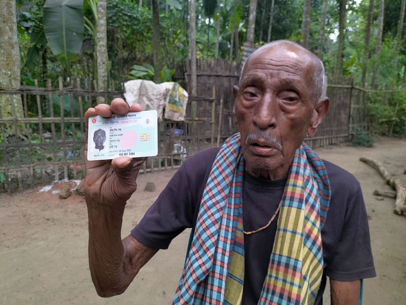 জাতীয় পরিচয়পত্র অনুযায়ী মৌলভীবাজারের শ্রীমঙ্গলের রাম সিং গড়ের বয়স ১১৯ বছর। উপজেলার মেকানীছড়া গ্রামে গত বৃহস্পতিবার