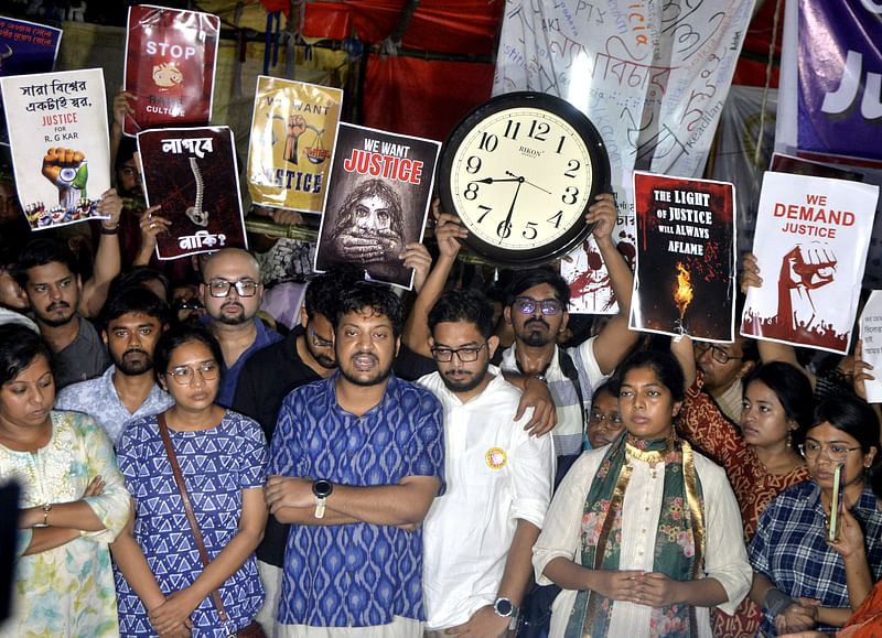 কলকাতার ধর্মতলায় জুনিয়র চিকিৎসকদের আমরণ অনশনের কর্মসূচি ঘোষণা