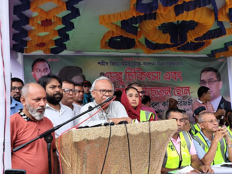 রাজধানীর পল্লবীতে এক অনুষ্ঠানে বক্তব্য দেন বিএনপির জ্যেষ্ঠ যুগ্ম মহাসচিব রুহুল কবির রিজভী। ঢাকা, ০৯ অক্টোবর