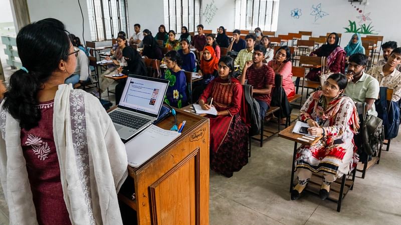 ব্যক্তির বিকাশ ও সফলতার পেছনে শিক্ষাপ্রতিষ্ঠানের ভূমিকা কতটা?