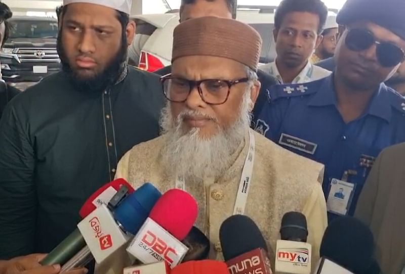 ‘সুন্নাহ ফাউন্ডেশন কনফারেন্স বাংলাদেশ-২০২৪’ উদ্বোধন শেষে সাংবাদিকদের সঙ্গে কথা বলছেন ধর্ম উপদেষ্টা আ ফ ম খালিদ হোসেন। আজ রোববার সাভারের বিরুলিয়ায়