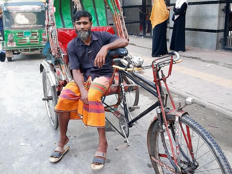 এই রিকশায় করেই গুলিবিদ্ধ গোলাম নাফিজের নিথর দেহ নিয়ে হাসপাতালে ছুটেছিলেন রিকশাচালক মোহাম্মদ নুরু। রিকশাটি তিনি পরে বিক্রি করে দেন