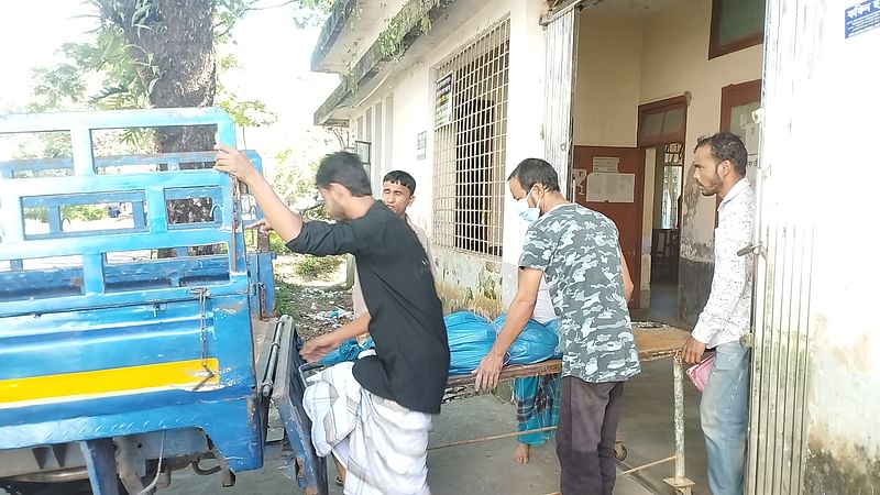 সিলেটের কানাইঘাটে নিখোঁজ মুনতাহা আক্তারের (৫) লাশ সিলেট এম এ জি ওসমানী কলেজ হাসপাতালে ময়নাতদন্ত শেষে পরিবারের কাছে হস্তান্তর করা হয়। রোববার দুপুরে