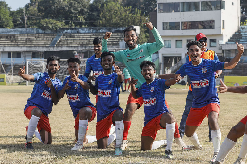 চূড়ান্ত পর্ব নিশ্চিত করার পর জয়ের পর সিসিএন বিজ্ঞান ও প্রযুক্তি বিশ্ববিদ্যালয়ের খেলোয়াড়দের উল্লাস