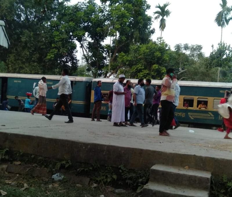 ইঞ্জিন বিকল হয়ে দেড় ঘণ্টা বন্ধ ছিল দেওয়ানগঞ্জ-ময়মনসিংহ ট্রেন চলাচল। আজ শনিবার বিকেলে