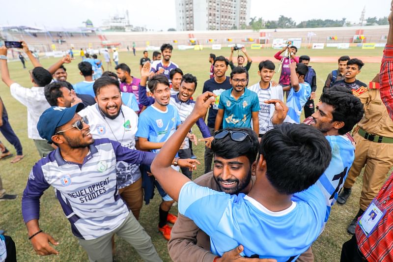 খুলনা বিশ্ববিদ্যালয়ের জয় উদ্‌যাপন