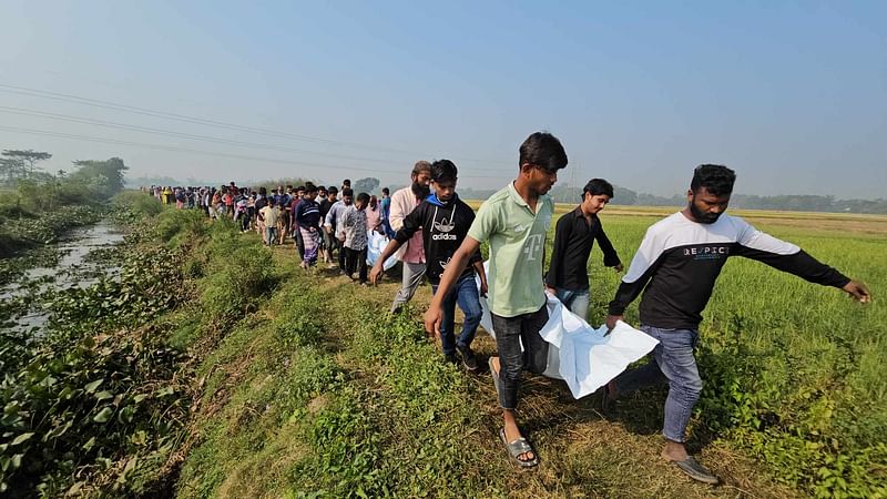 কুমিল্লার দেবীদ্বারে জাফরগঞ্জ এলাকার দোয়াইজলা নামের বিল থেকে গতকাল রোববার দুজনের মরদেহ উদ্ধার করা হয়েছে