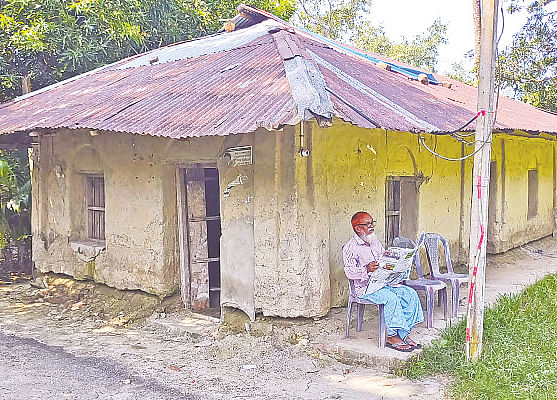 বাঙালির শিক্ষা–সংস্কৃতির সমৃদ্ধিতে কাছারিঘরের ভূমিকা ছিল অনস্বীকার্য। চট্টগ্রামের মিরসরাই উপজেলার নন্দনপুর গ্রামের ‘চৌধুরী বাড়ির’ শতবর্ষী কাছারিঘর