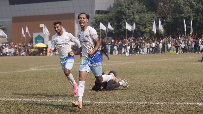 পুরো টুর্নামেন্টে এভাবেই গোল উদযাপন করেছেন ড্যাফোডিলের স্ট্রাইকার মাহবুবুর রহমান জুয়েল