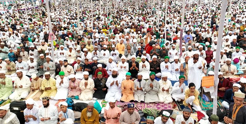 দাওয়াতে ইসলামী বাংলাদেশের আয়োজনে তিন দিনের ‘সুন্নতে ভরা’ ইজতেমা শেষ হয়েছে