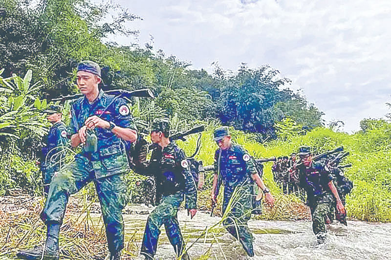 আরাকান আর্মির কয়েকজন সদস্য