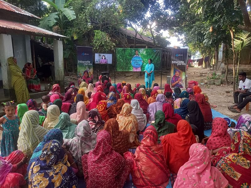 সুনামগঞ্জের সাতটি উপজেলার ৪০টি ইউনিয়নে উঠান বৈঠক অনুষ্ঠিত হয়েছে। জেলাটির ছাতক উপজেলার নোয়ারাই ইউনিয়নে অনুষ্ঠিত উঠান বৈঠকের চিত্র