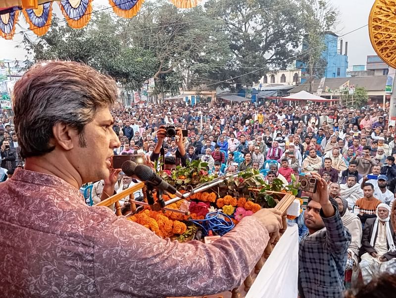 ‘নতুন রাজনৈতিক বন্দোবস্ত’ শীর্ষক গণসংলাপে বক্তব্য দেন গণসংহতি আন্দোলনের প্রধান সমন্বয়কারী জোনায়েদ সাকি। বৃহস্পতিবার বিকেলে ব্রাহ্মণবাড়িয়ার বাঞ্ছারামপুর উপজেলার ছয়ফুল্লাকান্দি ইউনিয়নে