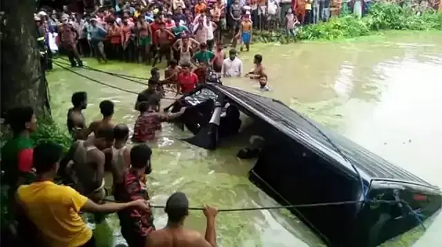 A microbus falls into a ditch killing eight people in Fulpur, Mymensingh.