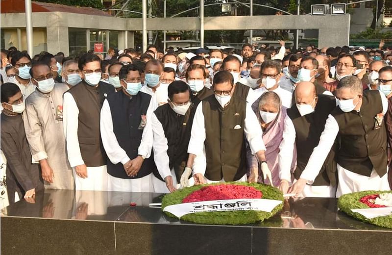 Ruling Awami League general secretary Quader and other leaders of the party pay homage to the portrait of Bangabandhu Sheikh Mujibur Rahman at Dhanmondi 32, Dhaka marking the Jail Killing Day on 3 November 2020