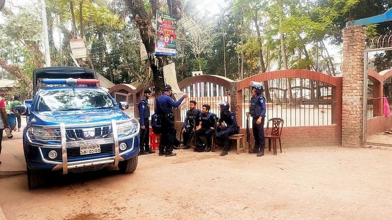 Policemen deployed at important spots in Basurhat, Companiganj, Noakhali