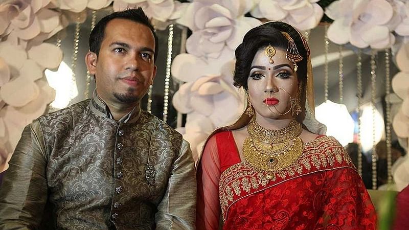 Mahiya Mahi with her now divorced husband Parvez Mahmud Apu