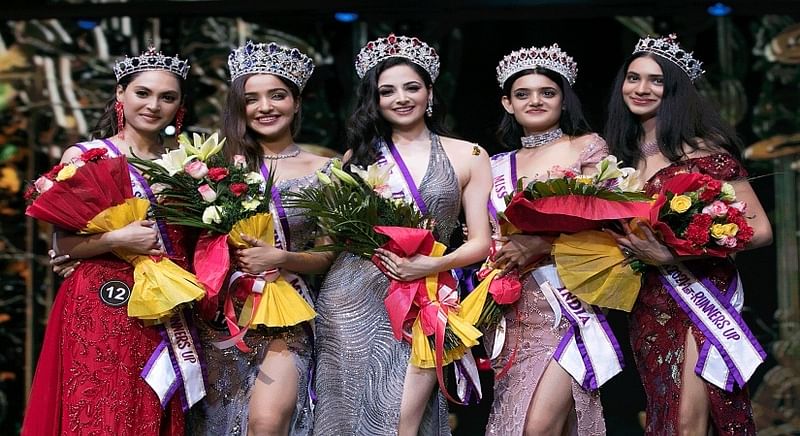 Zoya Afroz (middle), from Mumbai crowned as the Miss India International 2021