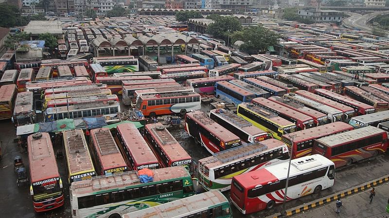 Buses queued up at the Sayedabad bus terminal, Dhaka