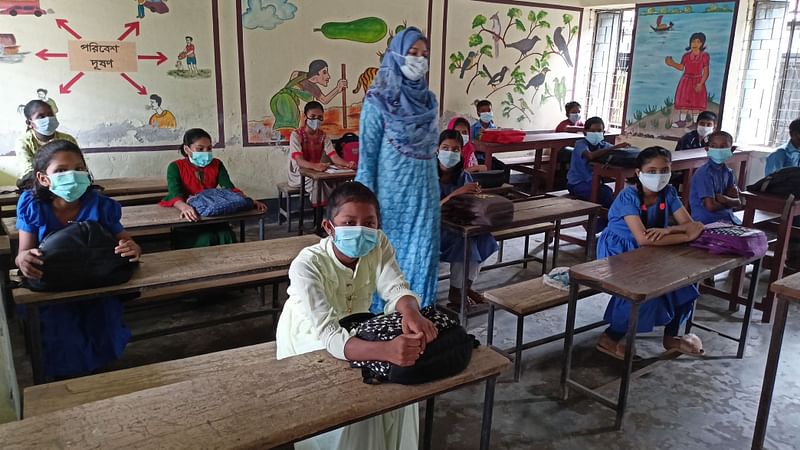 Students at Baniabazar Government Primary School, Jamalpur on 12 September 2021