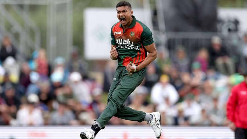 Bangladesh's Taskin Ahmed celebrates New Zealand's Martin Guptill being caught during the 1st cricket ODI match between New Zealand and Bangladesh at University Oval in Dunedin on 20 March 2021