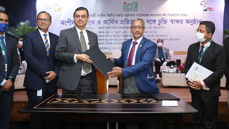 BRAC Bank has teamed up with SME Foundation (SMEF) for providing loans to the cottage, micro, small and medium enterprises (CMSMEs) under the second phase of stimulus package of the government