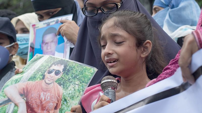 Adiba Islam Hridi breaks into tears while asking for her father Parvez Hossain, to be returned. Mayer Daak, a platform of the families of the people who fell victim to enforced disappearance, organised an event where relatives of disappeared people joined at Shahbagh intersection, Dhaka on 29 August 2020