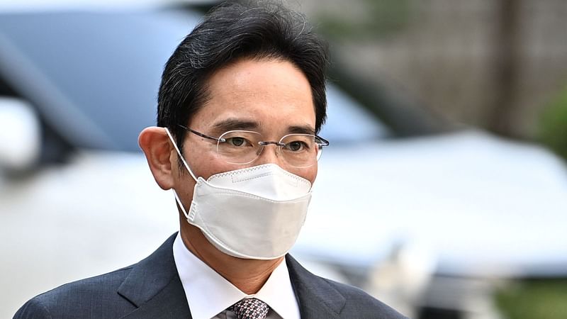 Lee Jae-yong, Samsung Electronics vice chairman and de facto leader of Samsung Group, arrives for his verdict on charges of illegally using the anaesthetic propofol, at the Seoul Central District Court in Seoul on 26 October, 2021