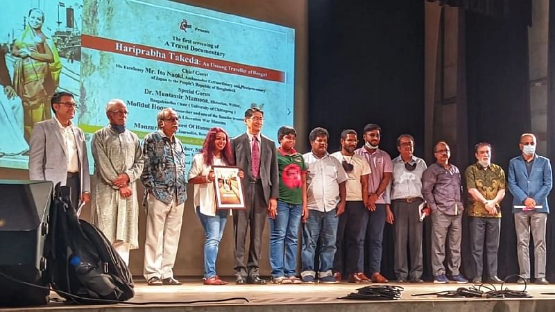 The Hariprabha Takeda documentary team with Japanese ambassador to Bangladesh Ito Naoki at Liberation War Museum, Agargaon, Dhaka, on 9 October 2021