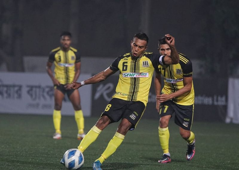 Saif Sporting Club shoots during a Independence Cup Football match against Swadhinata Krira Sangha on 10 December, 2021 at Birshreshtha Shaheed Sepoy Mohammad Mostafa Kamal Stadium in Dhaka