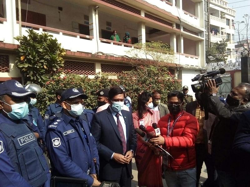 Narayanganj deputy commissioner Mostain Billah talking to newspersons after visiting the Narayanganj Government Women’s College voting centre on 16 January 2022