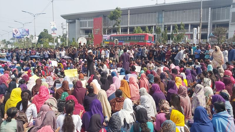 Students of Bangabandhu Sheikh Mujibur Rahman Science and Technology University in Gopalganj protest the rape and demand trial of the perpetrators