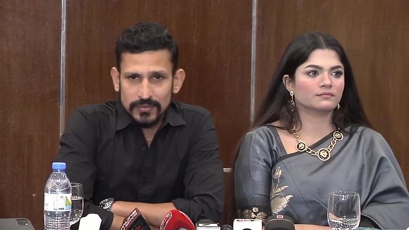 Cricketer Nasir and his wife Tamima