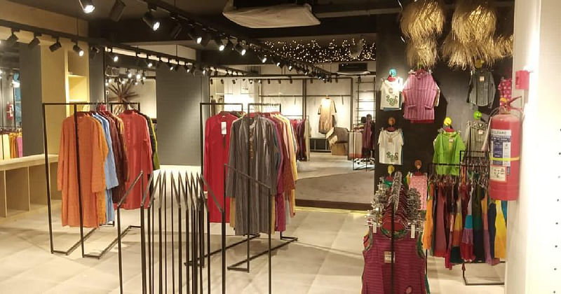 Deshal launches flagship store in Banani Tuesday