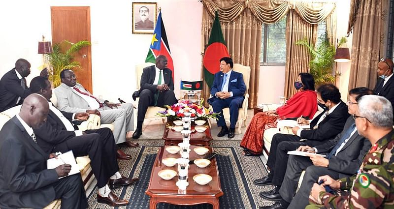 Foreign minister AK Abdul Momen holds a meeting with high-level South Sudanese delegation led its deputy minister of foreign affairs Deng Dau Deng at the state Guest House Padma on 7 February 2022