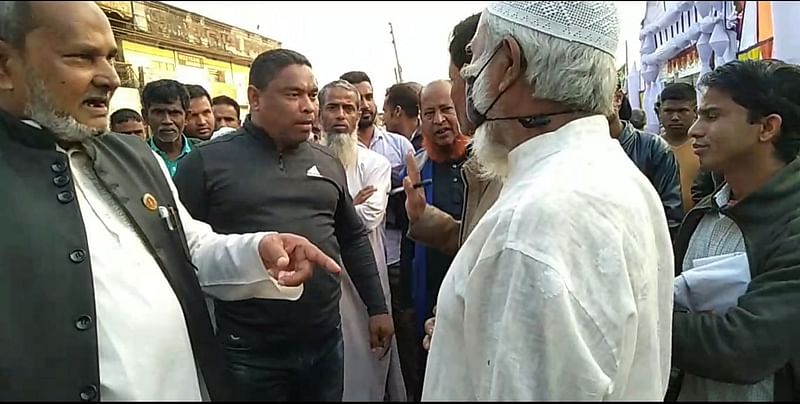 Awami League (AL) and associate organisation leaders obstruct a CPB human chain in Sherpur's Jhenaigati upazila