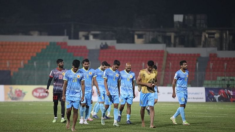 Dhaka Abahani players leaving the pitch after BPL Football match against Chattogram Abahoni at Sylhet District Stadium, Sylhet on 1 March, 2022