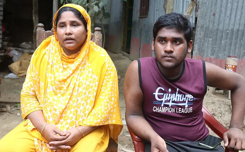 Shahinur Akter and her son Yaqub Hasan (R)