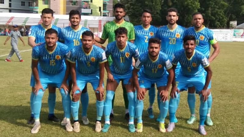 Players Dhaka Abahani poses for photo ahead of the BPL match against Bangladesh Muktijoddha Sangsad Krira Chakra on 25 April, 2022