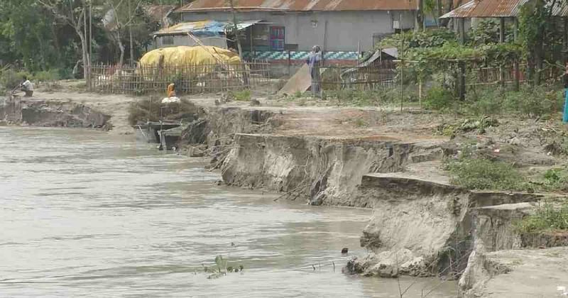 Untimely Teesta erosion threatens nearly 80 houses in Kurigram